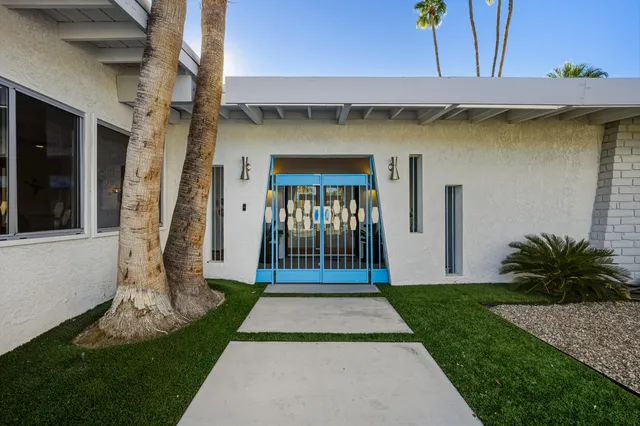 $1,725,000 | 5337 East Lakeside Drive, Palm Springs, CA 92264