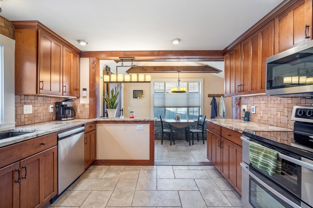 1840 Parker Street Springfield, MA 01128 - Photo 4 of 41 Gallery Image 4