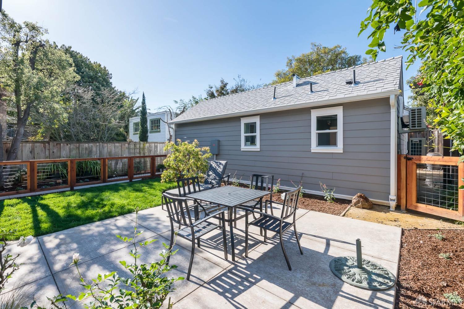 857 Laurel Street Alameda, CA 94501 - Photo 8 of 30