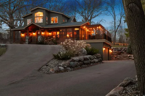 $799,000 | 14908 Glen Oak Street, Minnetonka, MN 55345