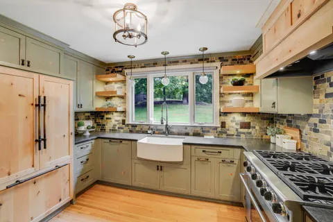 $814,995 | 14908 Glen Oak Street, Minnetonka, MN 55345