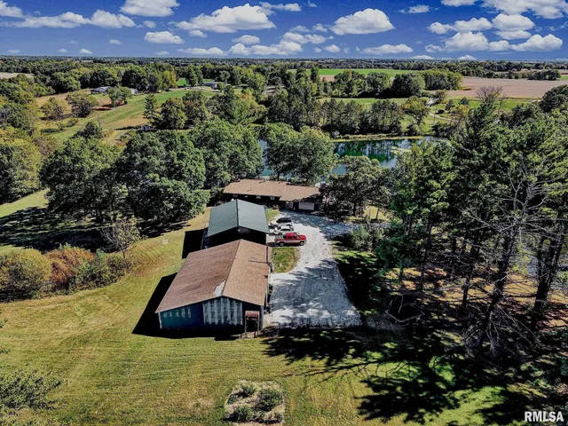 $630,000 | 1196 160 Street, Abingdon, IL 61410