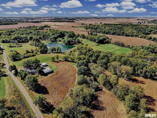 $630,000 | 1196 160 Street, Abingdon, IL 61410