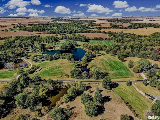 $630,000 | 1196 160 Street, Abingdon, IL 61410