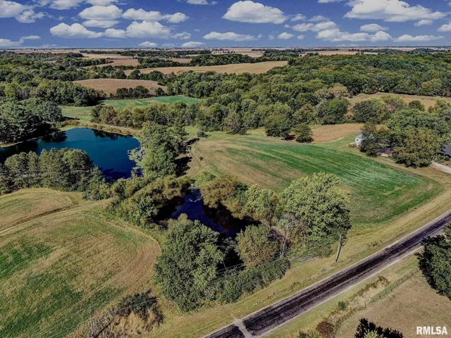 $630,000 | 1196 160 Street, Abingdon, IL 61410