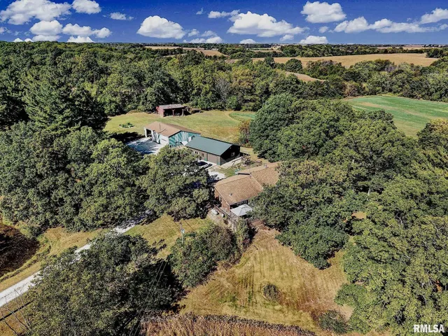 $630,000 | 1196 160 Street, Abingdon, IL 61410