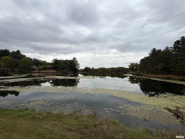 $630,000 | 1196 160 Street, Abingdon, IL 61410