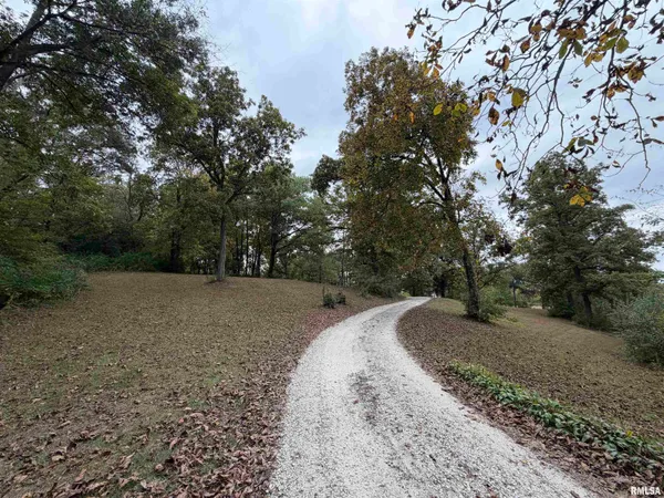 $630,000 | 1196 160 Street, Abingdon, IL 61410