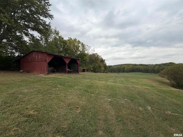 $630,000 | 1196 160 Street, Abingdon, IL 61410