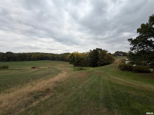 $630,000 | 1196 160 Street, Abingdon, IL 61410