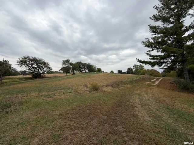 $630,000 | 1196 160 Street, Abingdon, IL 61410