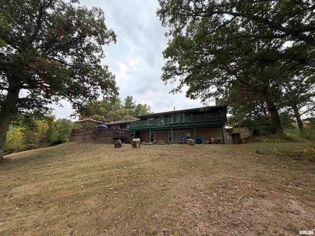 $630,000 | 1196 160 Street, Abingdon, IL 61410