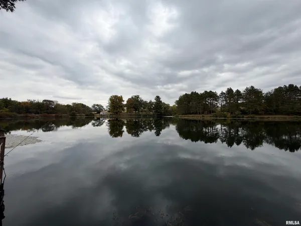 $630,000 | 1196 160 Street, Abingdon, IL 61410