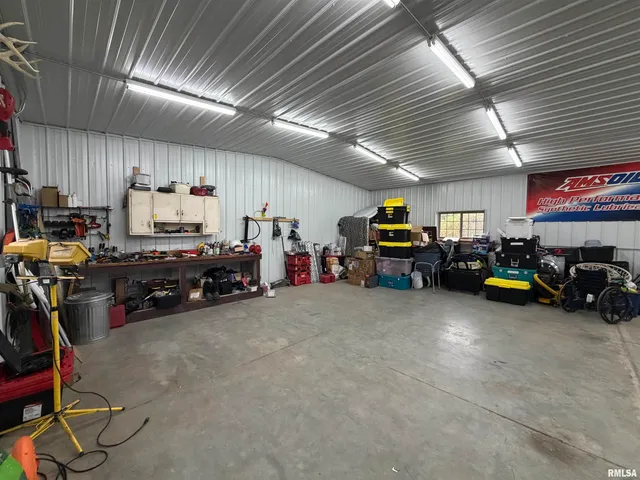 $630,000 | 1196 160 Street, Abingdon, IL 61410