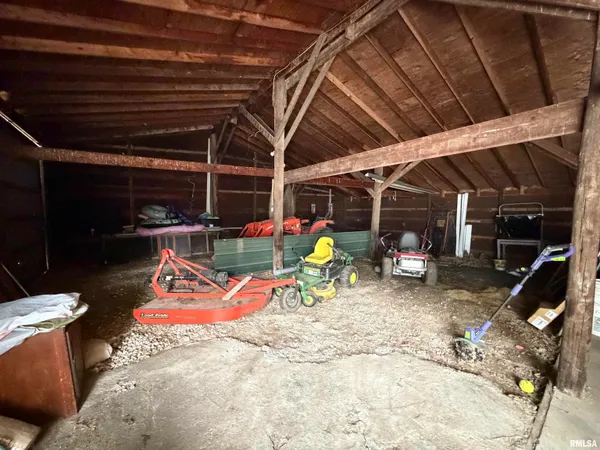 $630,000 | 1196 160 Street, Abingdon, IL 61410