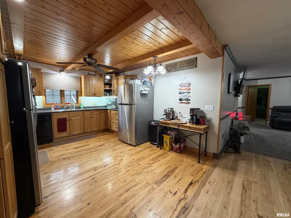 $630,000 | 1196 160 Street, Abingdon, IL 61410