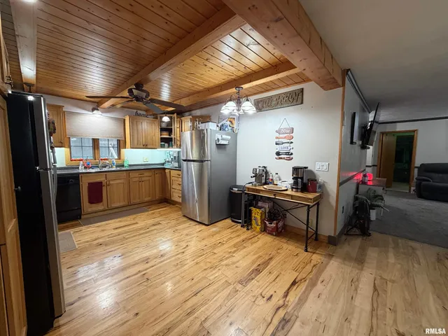 $630,000 | 1196 160 Street, Abingdon, IL 61410