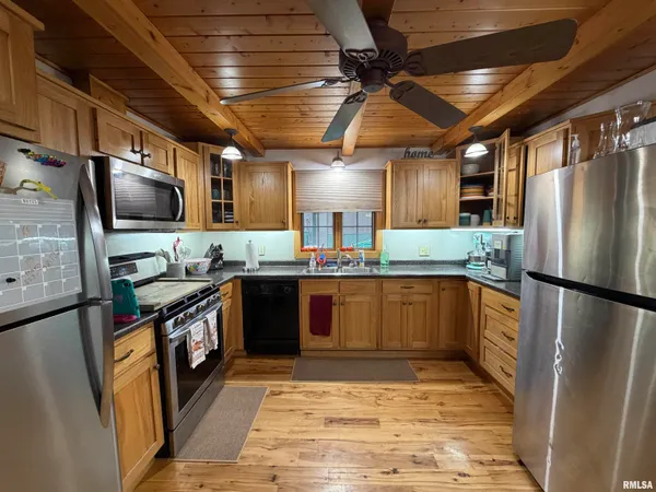 $630,000 | 1196 160 Street, Abingdon, IL 61410