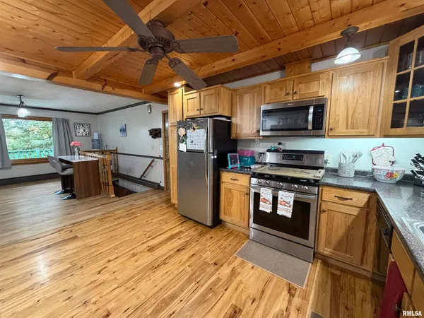 $630,000 | 1196 160 Street, Abingdon, IL 61410