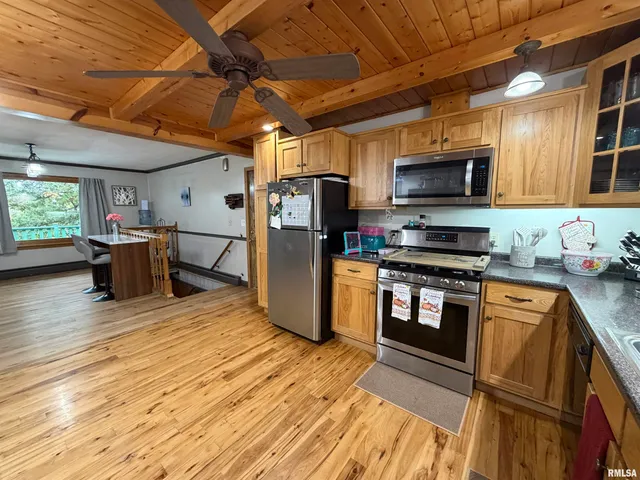 $630,000 | 1196 160 Street, Abingdon, IL 61410