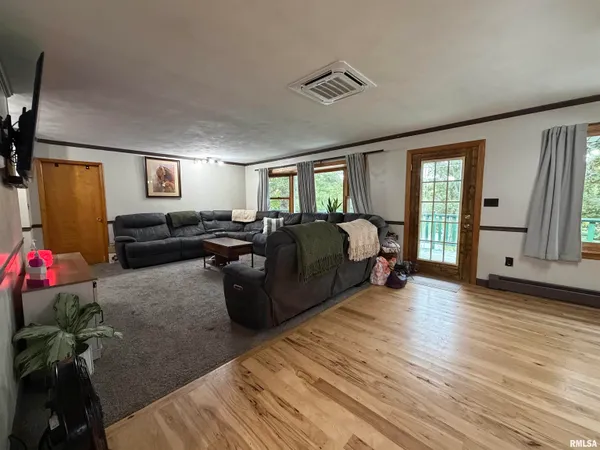 $630,000 | 1196 160 Street, Abingdon, IL 61410