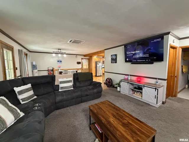 $630,000 | 1196 160 Street, Abingdon, IL 61410