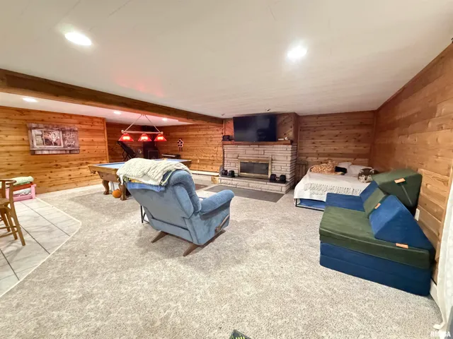 $630,000 | 1196 160 Street, Abingdon, IL 61410