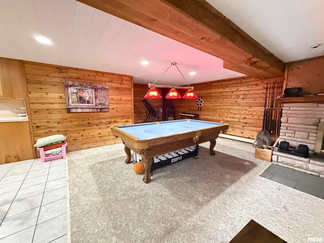 $630,000 | 1196 160 Street, Abingdon, IL 61410