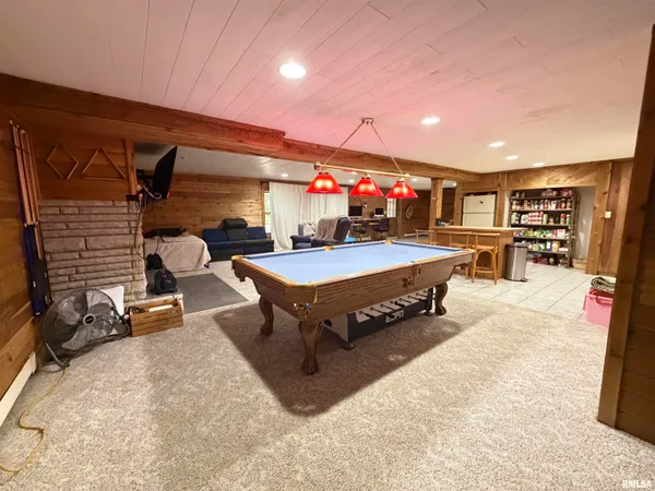 $630,000 | 1196 160 Street, Abingdon, IL 61410