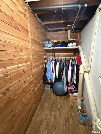 $630,000 | 1196 160 Street, Abingdon, IL 61410