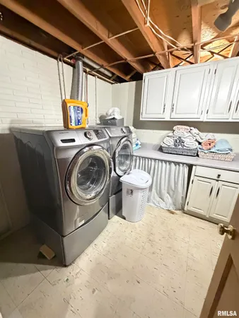 $630,000 | 1196 160 Street, Abingdon, IL 61410