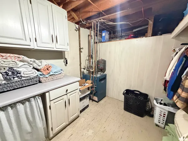 $630,000 | 1196 160 Street, Abingdon, IL 61410