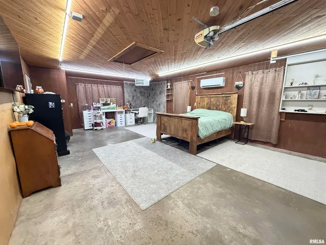 $630,000 | 1196 160 Street, Abingdon, IL 61410