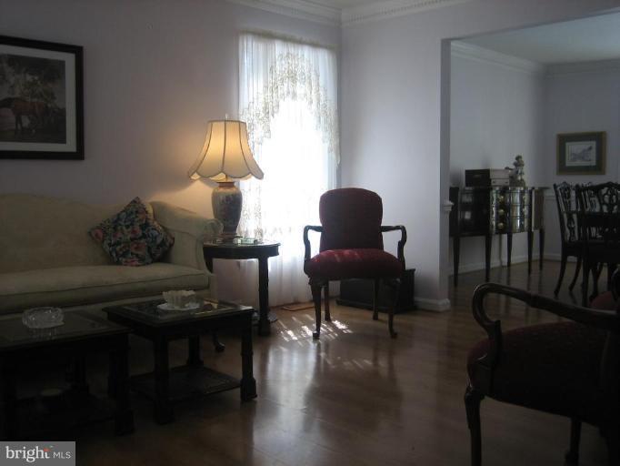 6542 Little Ox Road Fairfax Station, VA 22039 - Photo 5 of 30 a living room with furniture