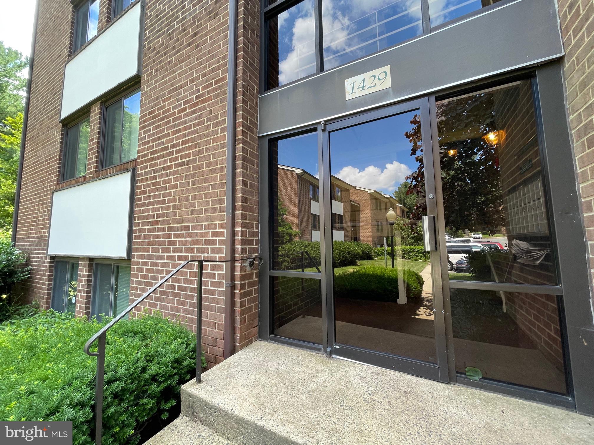 1429 Northgate Square, Unit 22B Reston, VA 20190 - Photo 3 of 40 Gallery Image 3