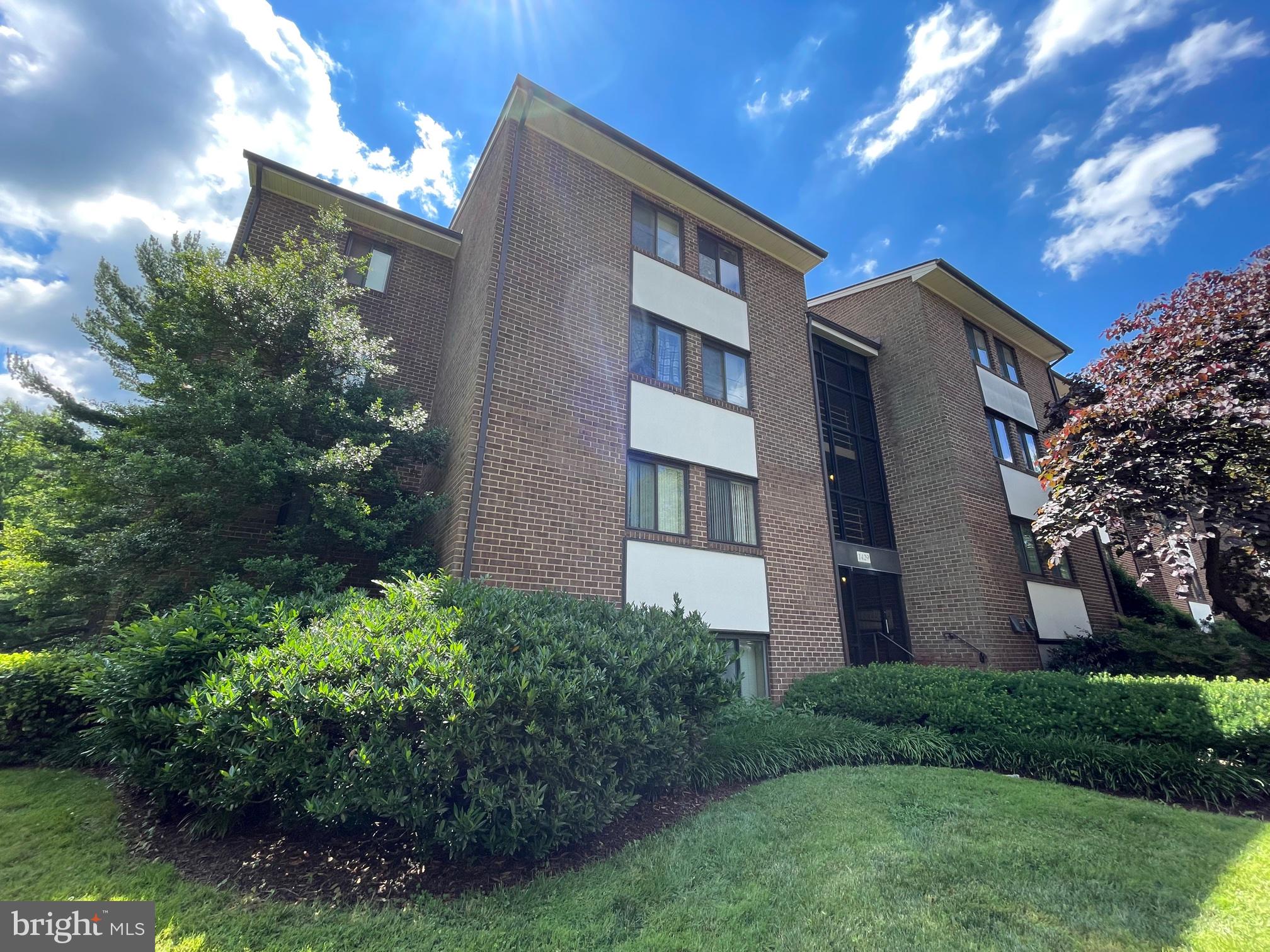 1429 Northgate Square, Unit 22B Reston, VA 20190 - Photo 4 of 40 Gallery Image 4