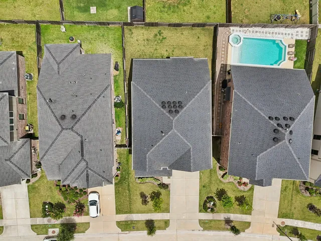 $485,000 | 10126 Bayou Oaks Drive, Conroe, TX 77385