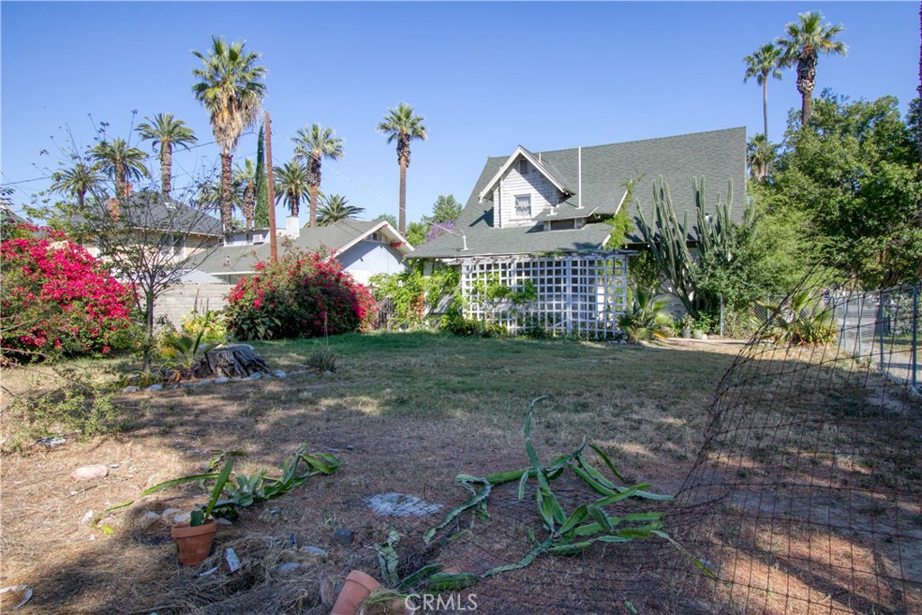 3893 Pine Street Riverside, CA 92501 - Photo 33 of 46
