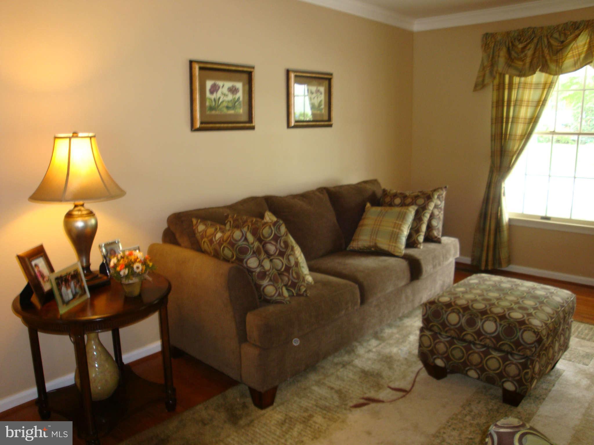 232 Ashland Road Cockeysville, MD 21030 - Photo 12 of 29 Living Room