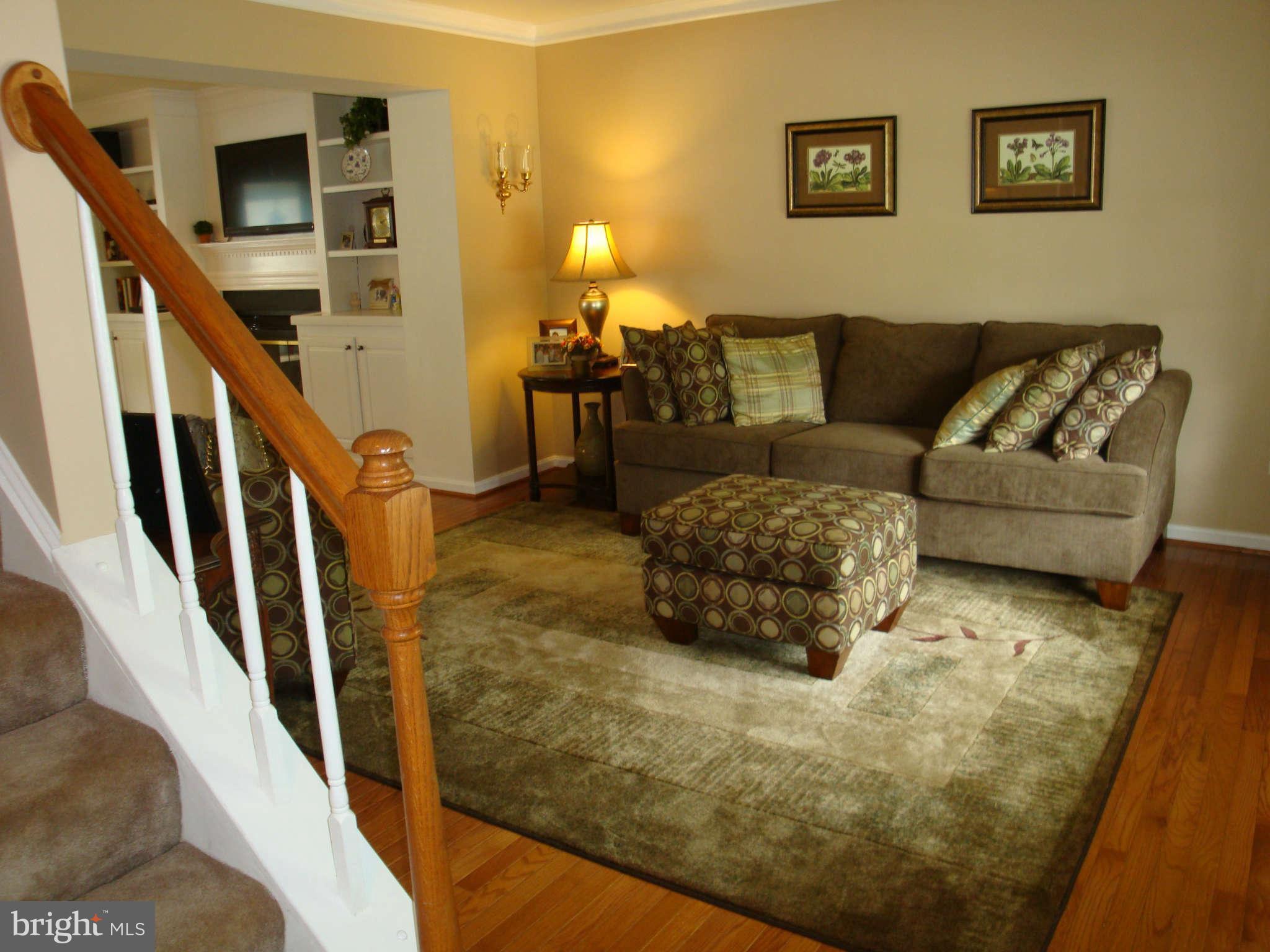 232 Ashland Road Cockeysville, MD 21030 - Photo 9 of 29 Living Room