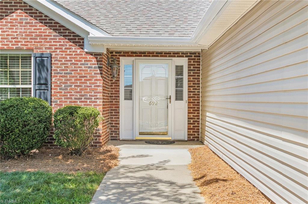 692 Huntingdon Street Elon, NC 27244 - Photo 3 of 32