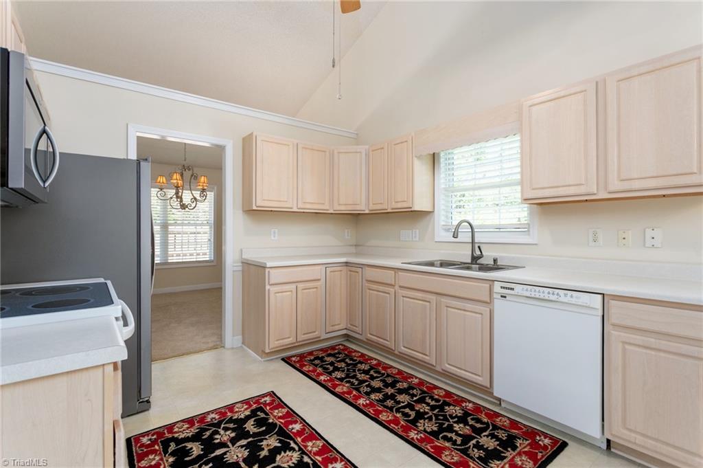 692 Huntingdon Street Elon, NC 27244 - Photo 9 of 32