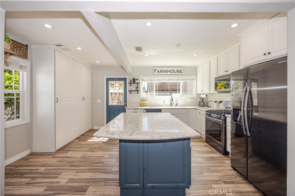 3708 Jurupa Avenue Riverside, CA 92506 - Photo 11 of 30