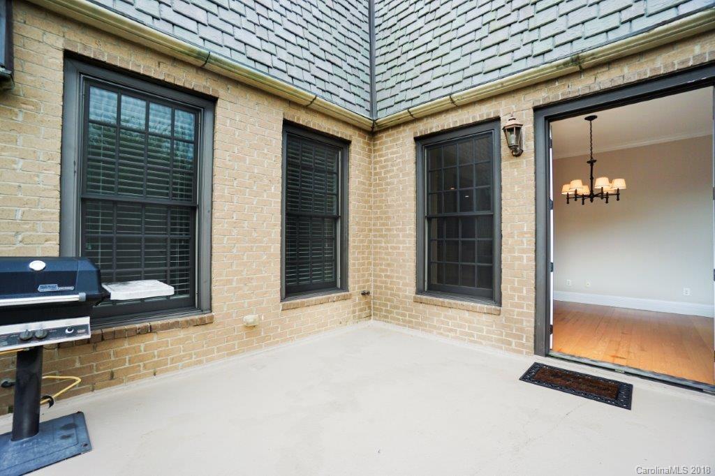 3272 Park Road Charlotte, NC 28209 - Photo 24 of 31 a backyard of a house with seating space