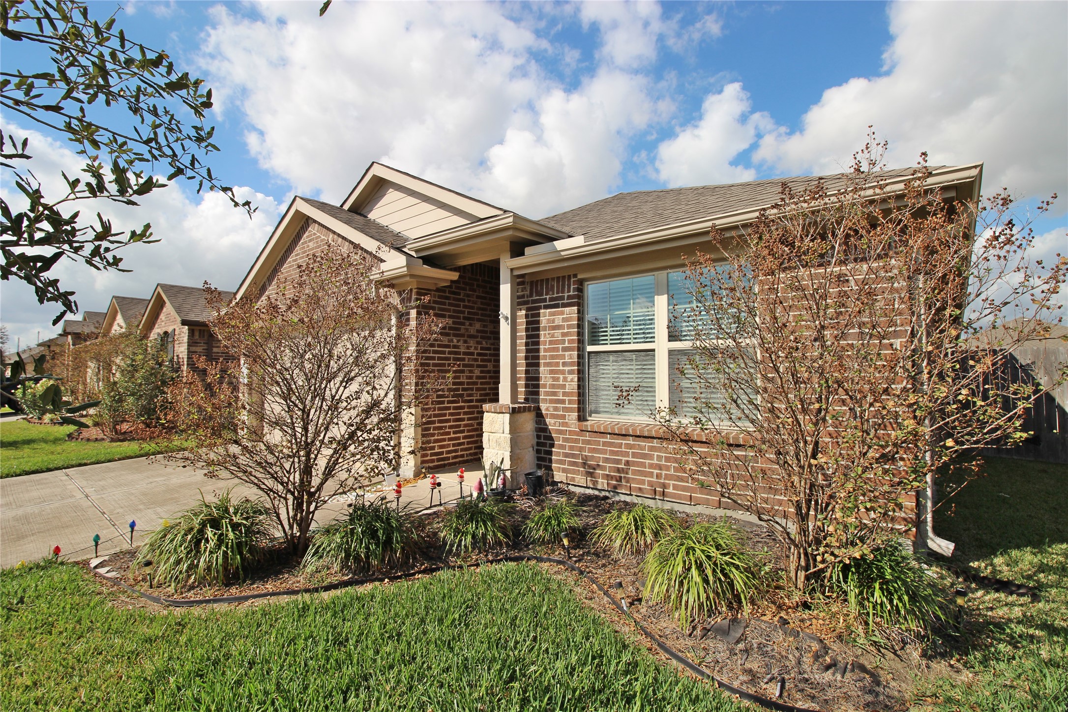 4019 Spurwing Lane Baytown, TX 77521 - Photo 3 of 25