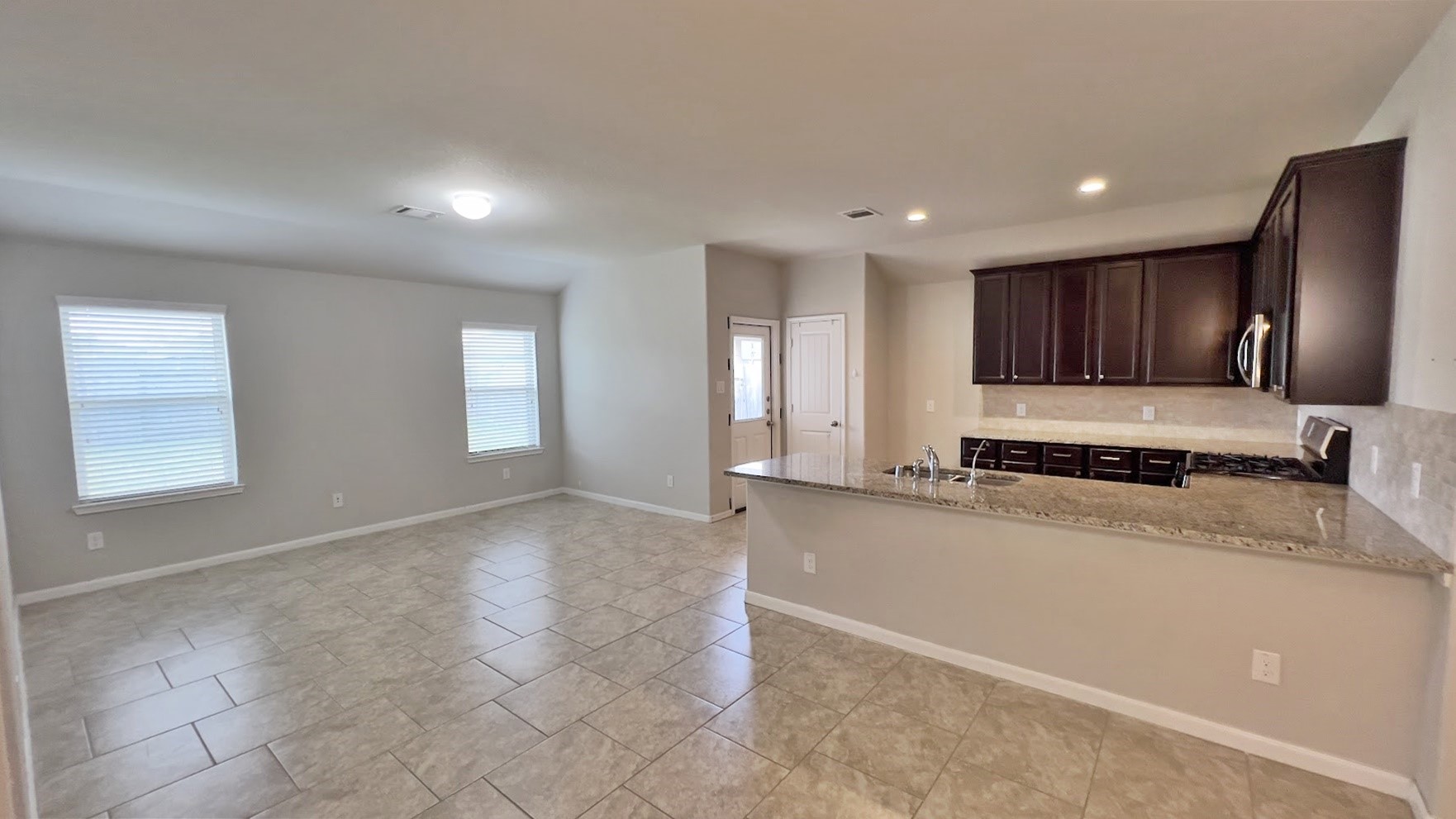 4019 Spurwing Lane Baytown, TX 77521 - Photo 4 of 25