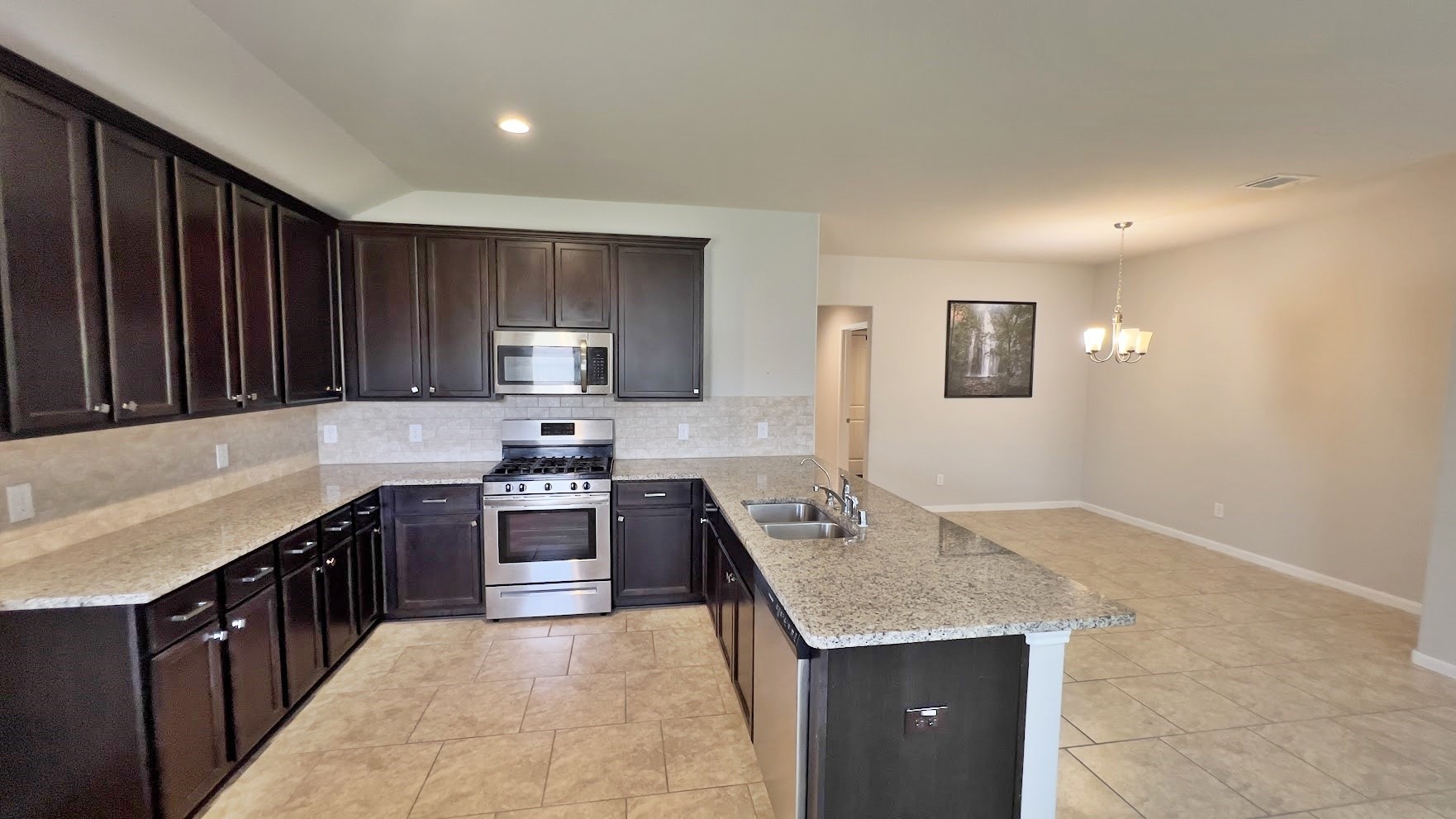 4019 Spurwing Lane Baytown, TX 77521 - Photo 6 of 25
