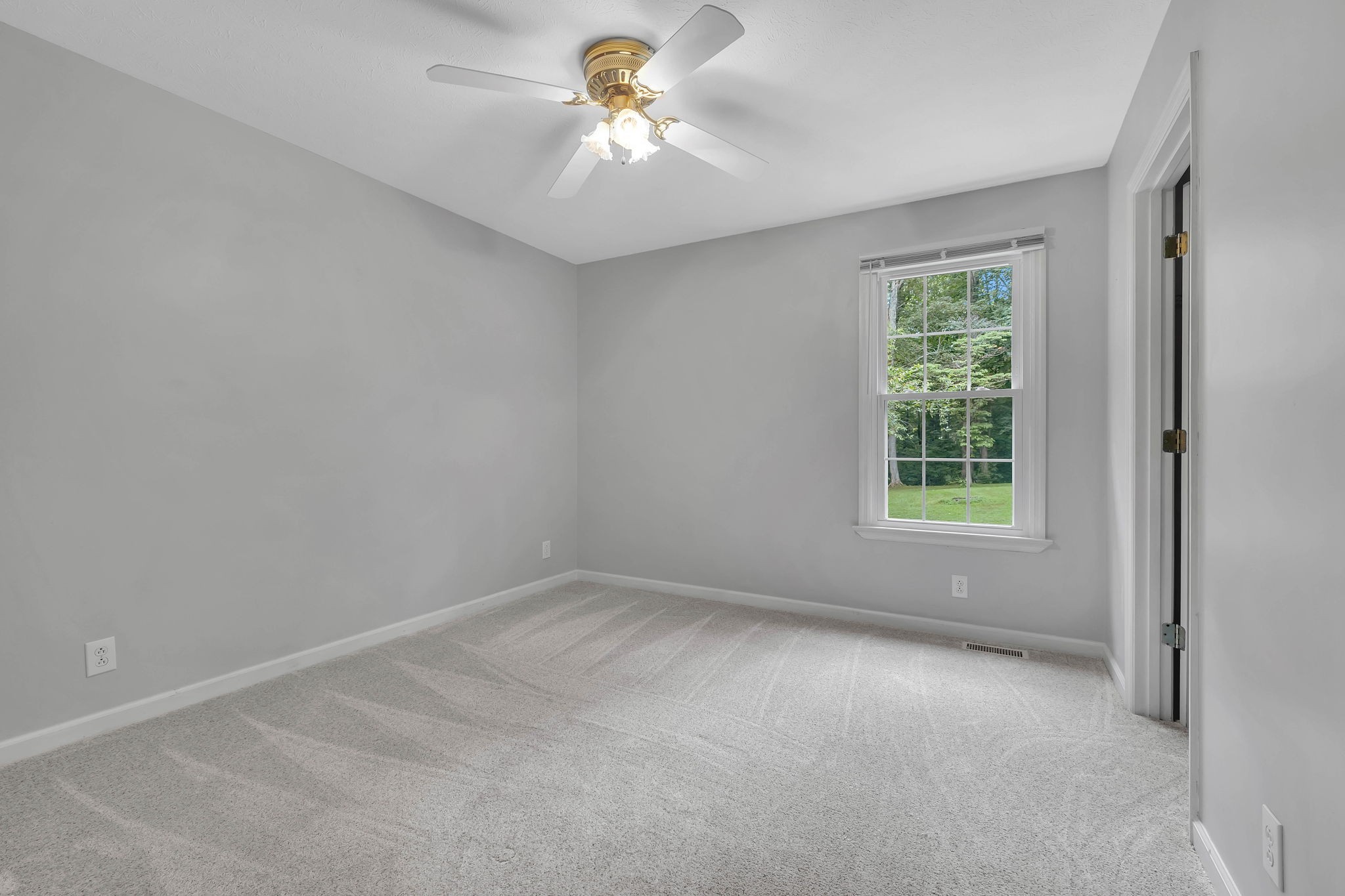 1153 Dimple Road Chapmansboro, TN 37035 - Photo 14 of 37 Gallery Image 14