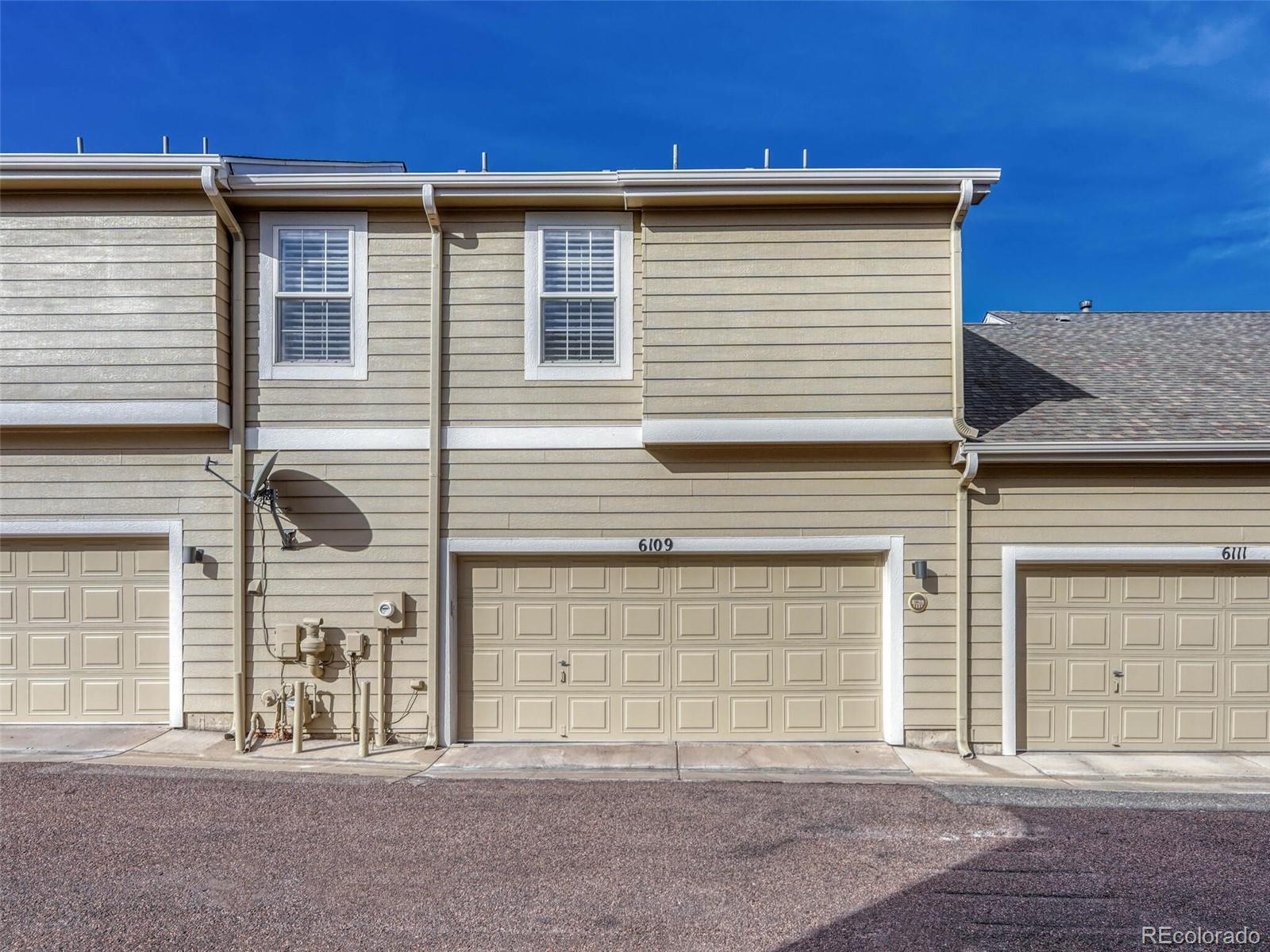 6109 Trailhead Road Highlands Ranch, CO 80130 - Photo 30 of 35 front view of a house