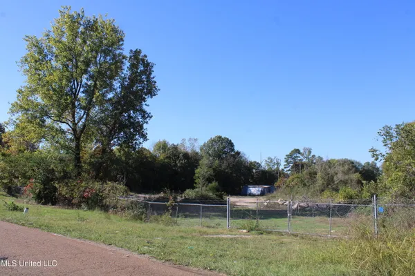 $225,000 | 8031 Alexander Road, Olive Branch, MS 38654